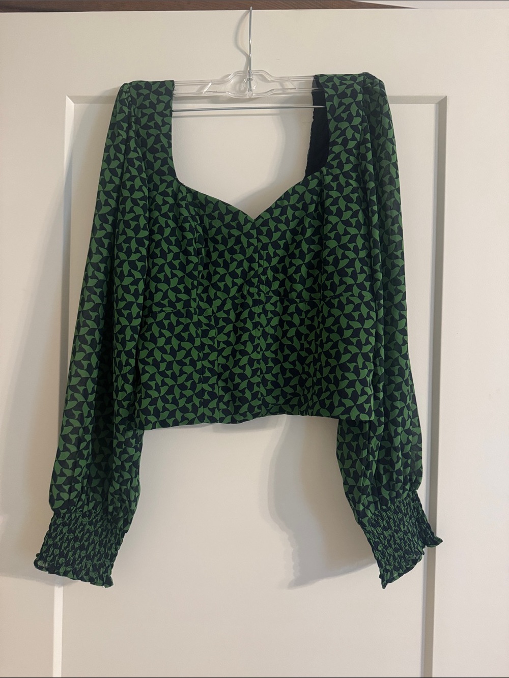 Women's Green and Navy Geometric Long-Sleeve Blouse